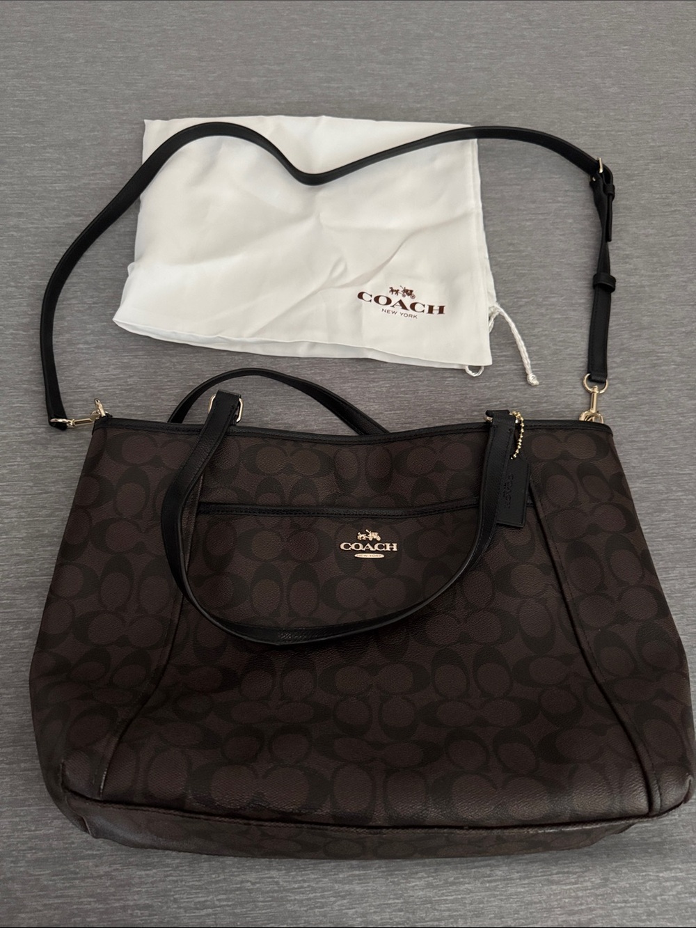 Coach Brown Black Signature Tote Bag with Removable Strap excellent condition